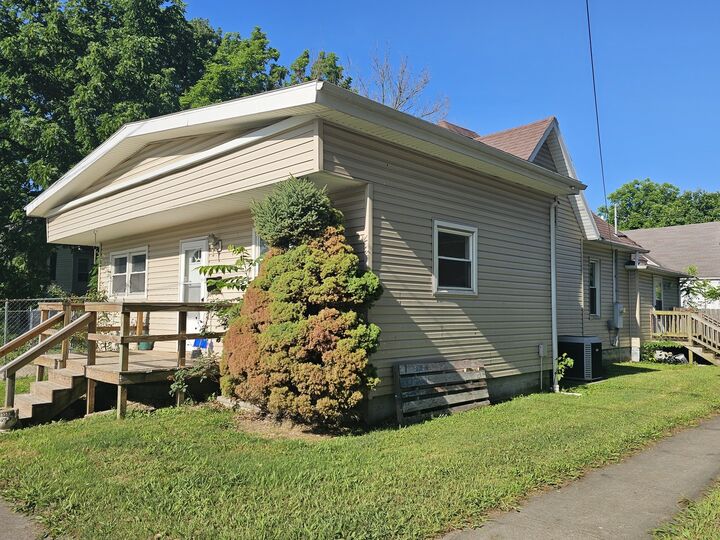 Property Photo:  401 S 20th Street  IL 62864 
