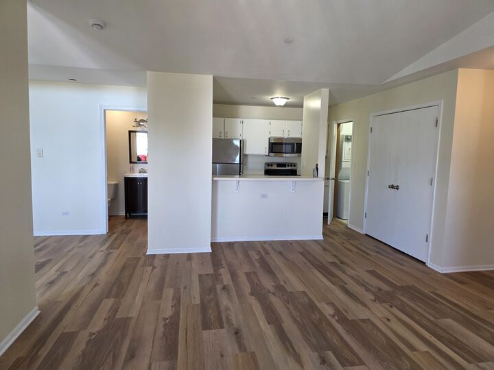 Property Photo:  1303 Cunat Court 3D  IL 60156 