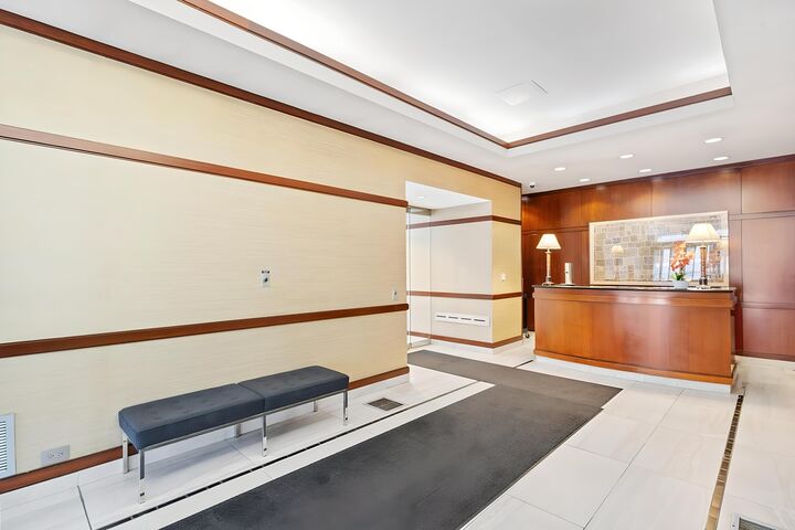 Property Photo:  1445 N State Parkway 1904  IL 60610 