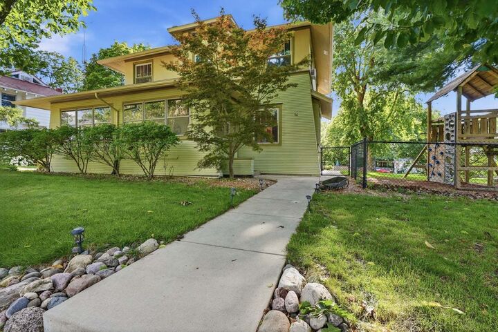 Property Photo:  56 Whites Place  IL 61701 