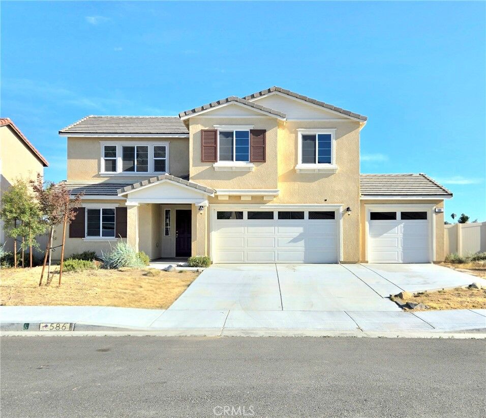 Property Photo:  586 Directo  CA 92583 