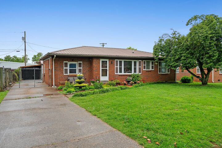 Property Photo:  135 Barbara Ave  TN 37066 