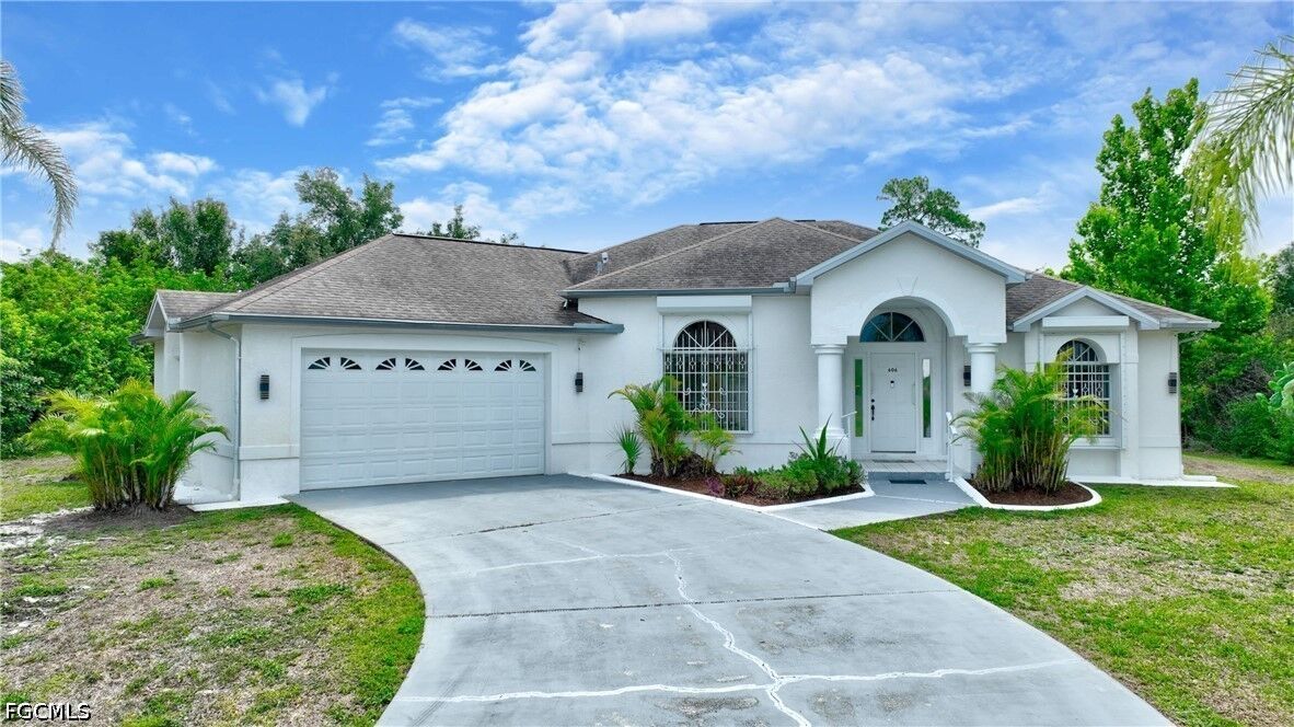 Property Photo:  606 Lincoln Avenue  FL 33972 