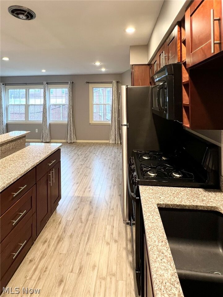 Property Photo:  20301 Shelburne Road 9B  OH 44118 