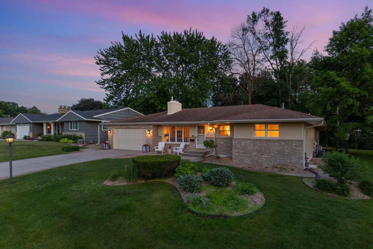 Property Photo:  5309 Birchcrest Drive  MN 55436 