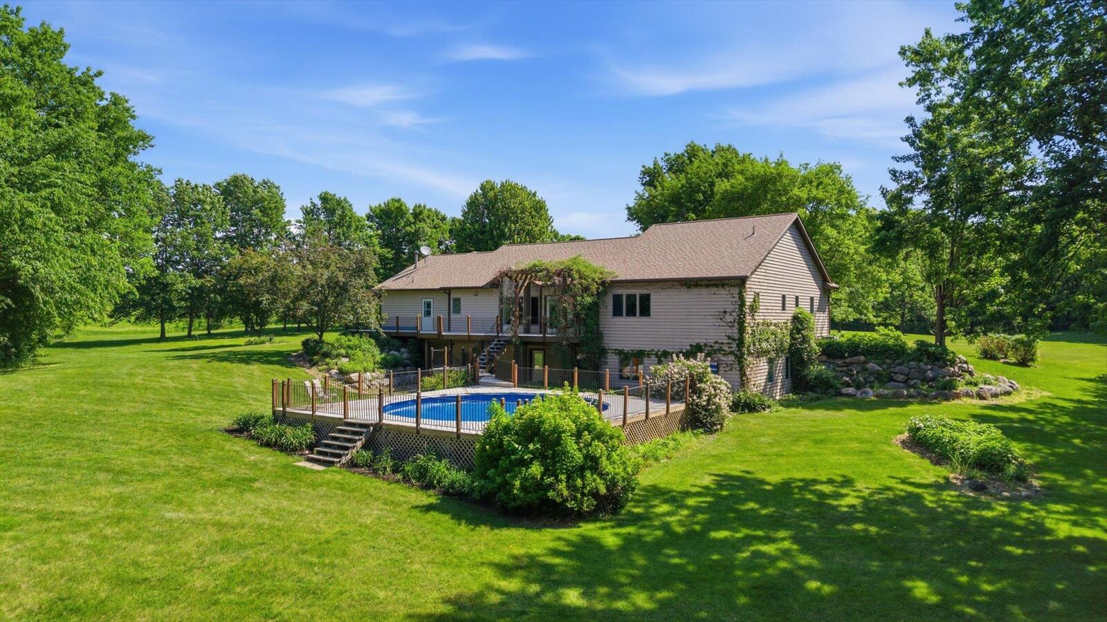 Property Photo: 1665 County Road 5 SW MN 55349