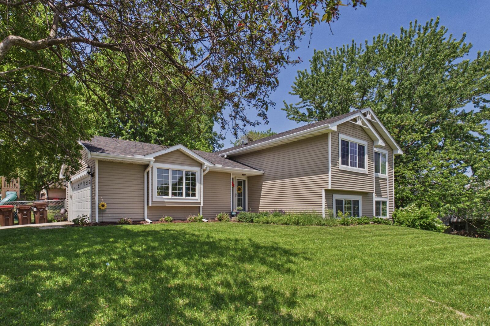 Property Photo:  7598 Upper 23rd Street N  MN 55128 