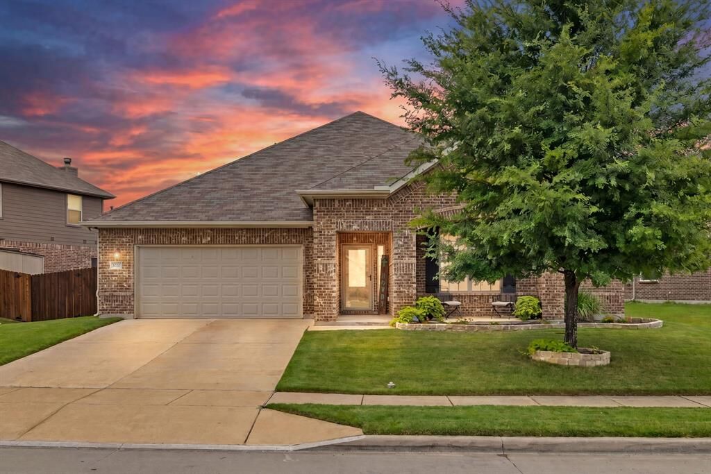 Photo de la propriété: 1020 Crest Breeze Drive TX 76052