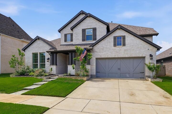 Property Photo: 1209 10th Street TX 76226