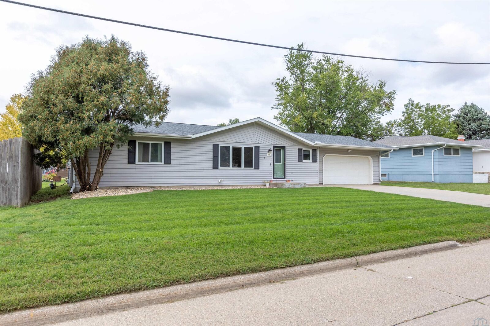 Property Photo:  409 Elm Street  IA 51055 