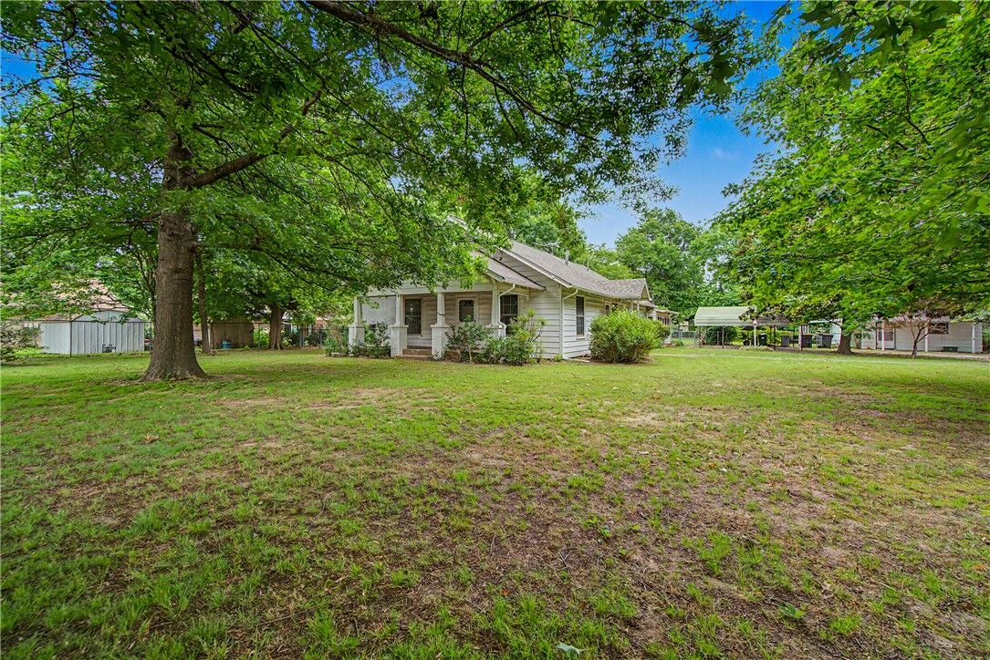 Property Photo: 1405 N 40th Street AR 72762