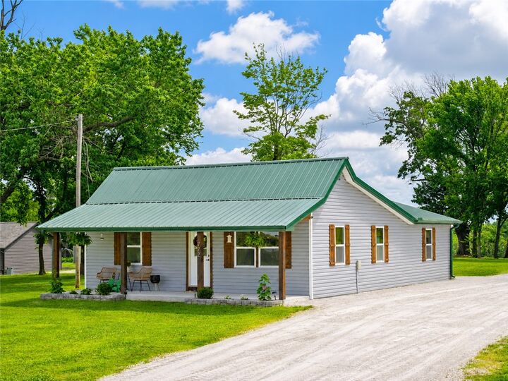 Property Photo:  772 N Plainview Road  MO 64831 