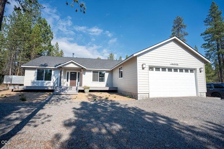 Property Photo: 16346 Park Drive OR 97739