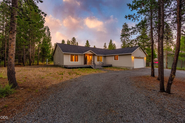 Property Photo:  16346 Park Drive  OR 97739 