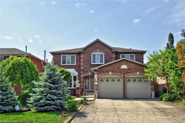 39 Peregrine Crescent — photo 1