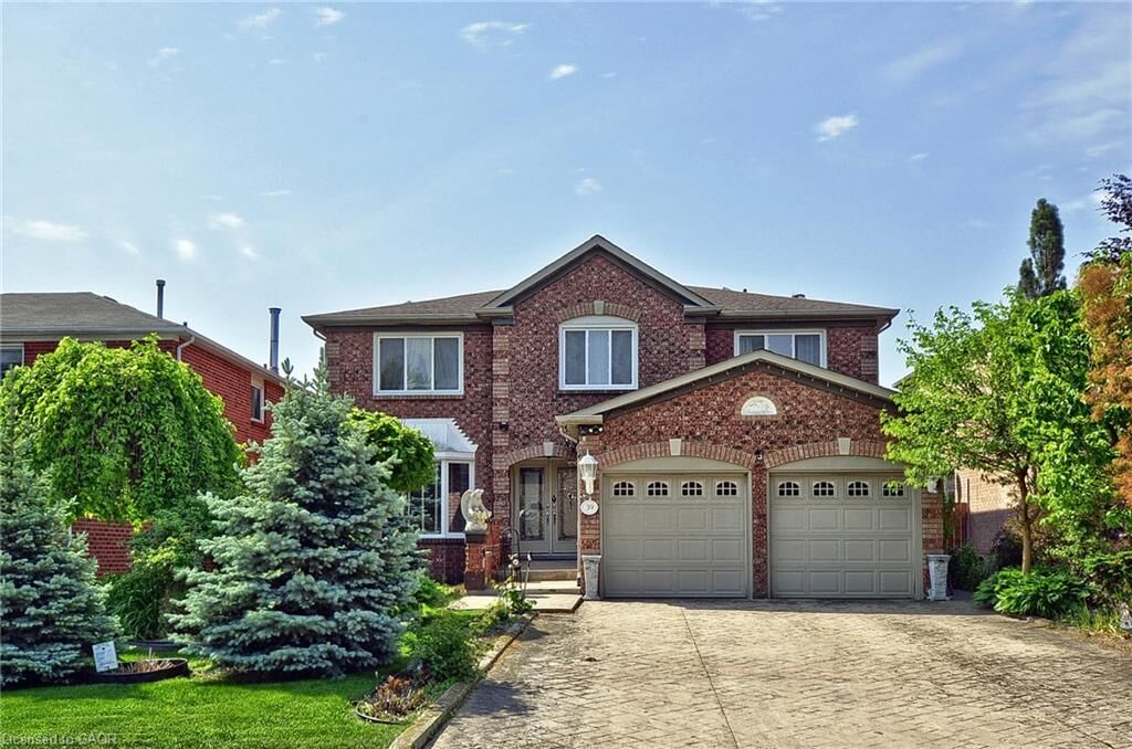 Property Photo: 39 Peregrine Crescent ON N1T 1N9