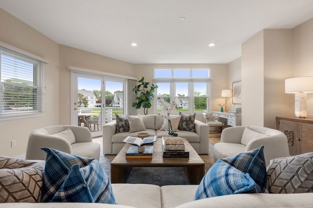 Property Photo:  17 Bay Pointe Dr Ext 17  MA 02532 