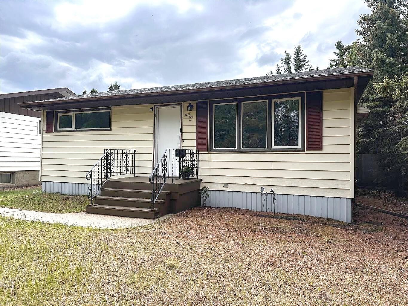 Property Photo: 5217 53A Avenue AB T4V 0Y7