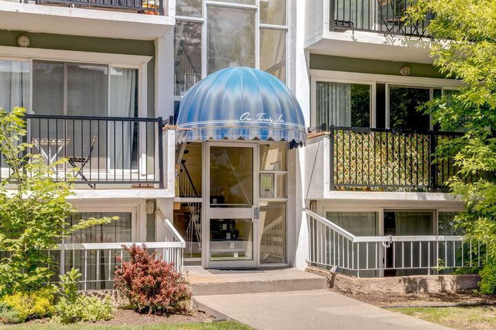 Property Photo:  126 24 Avenue SW 102  AB T2S 0J9 