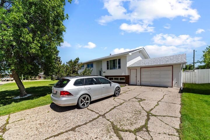 Property Photo: 4021 58 Street AB T0C 2L1