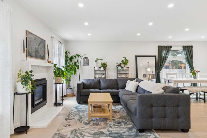 Property Photo: 507 Cantrell Drive SW AB T2W 2K8