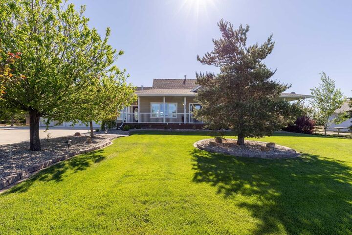 Property Photo: 325 8 Avenue AB T0L 1A0