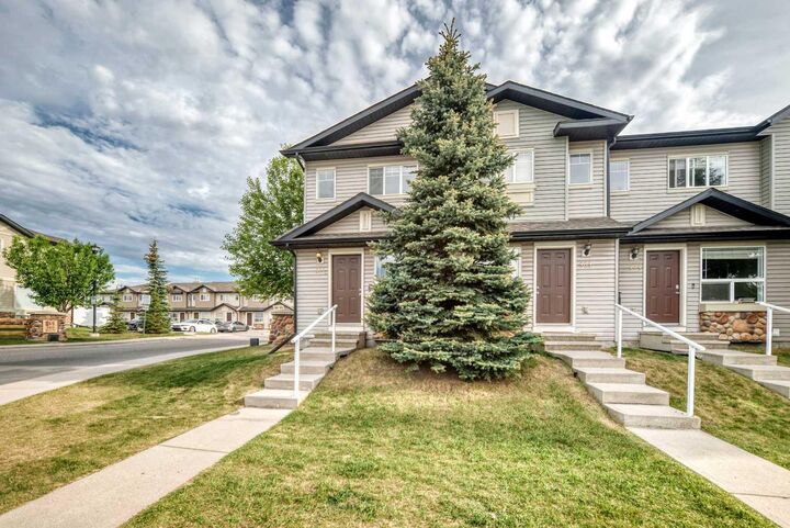 Property Photo: 501 Saddlecrest Boulevard NE AB T3J 0G2