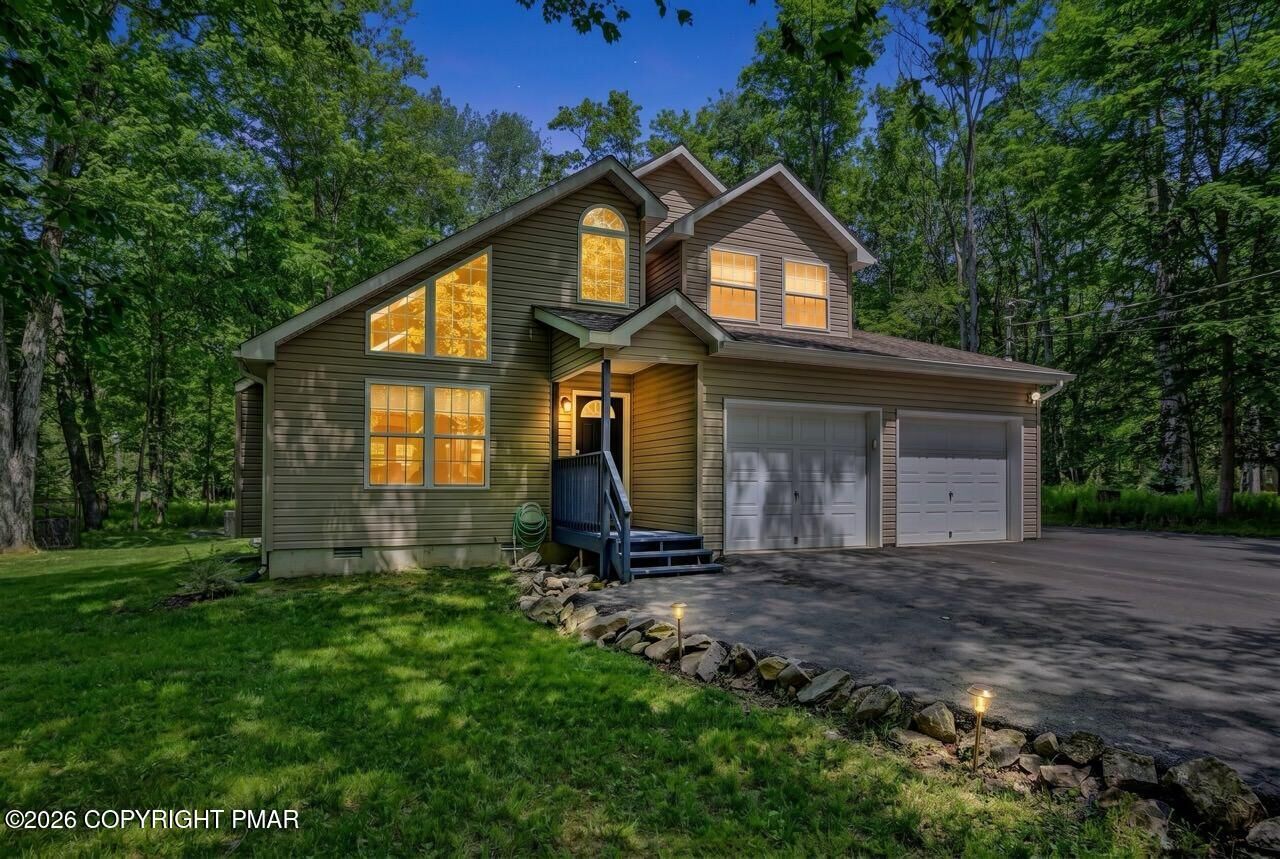 Property Photo: 125 Cardinal Lane PA 18347