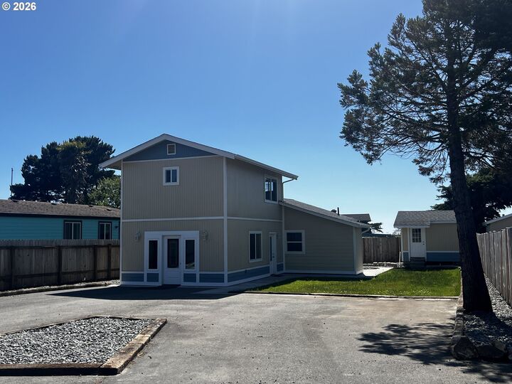 Property Photo: 15860 Sea Cliff Dr OR 97415