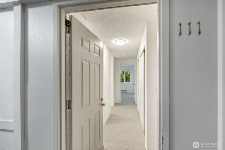 Property Photo:  9416  1st Avenue NE 111  WA 98115 