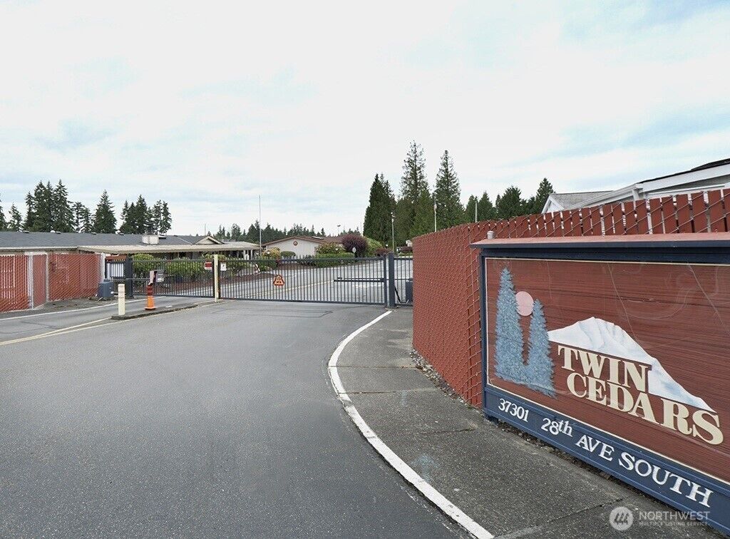 Property Photo: 37301 28th Avenue S WA 98023