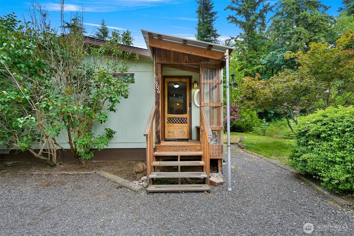 Property Photo: 1906 E Pole Road WA 98247