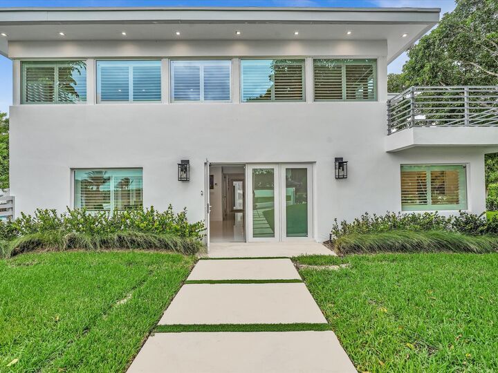 Property Photo:  1903 Bay Drive  FL 33062 