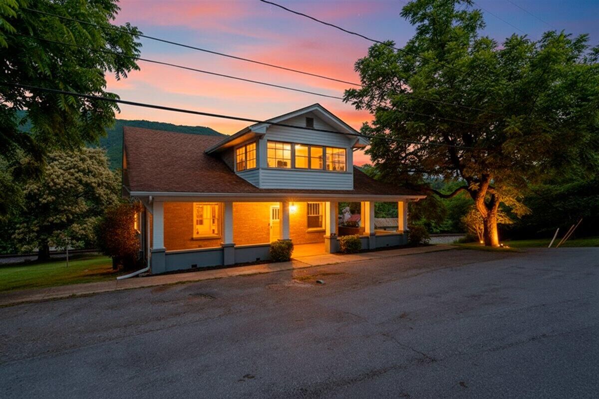 Property Photo: 535 Boyd St VA 24066