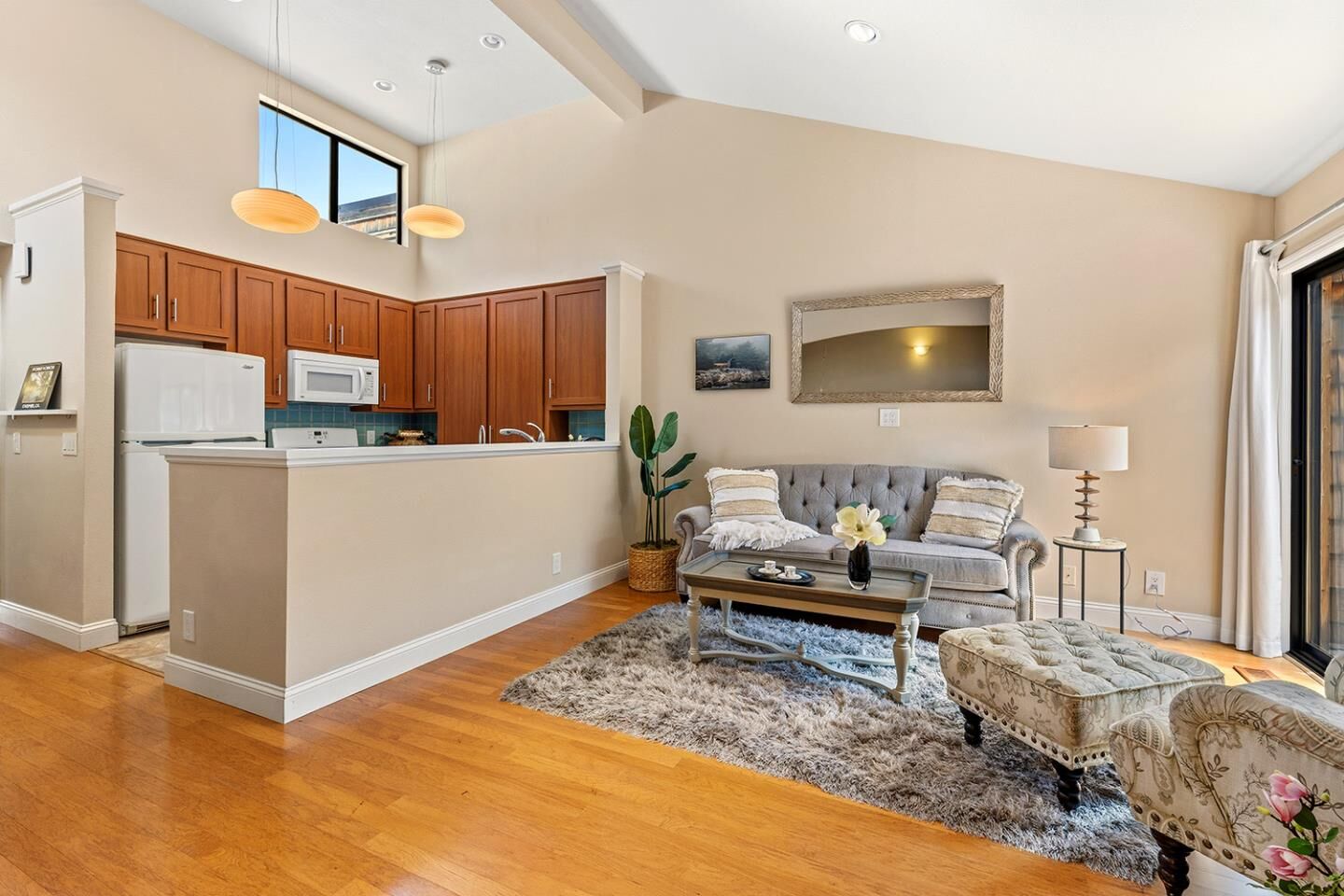 Property Photo: 461 Dela Vina Avenue 205 CA 93940