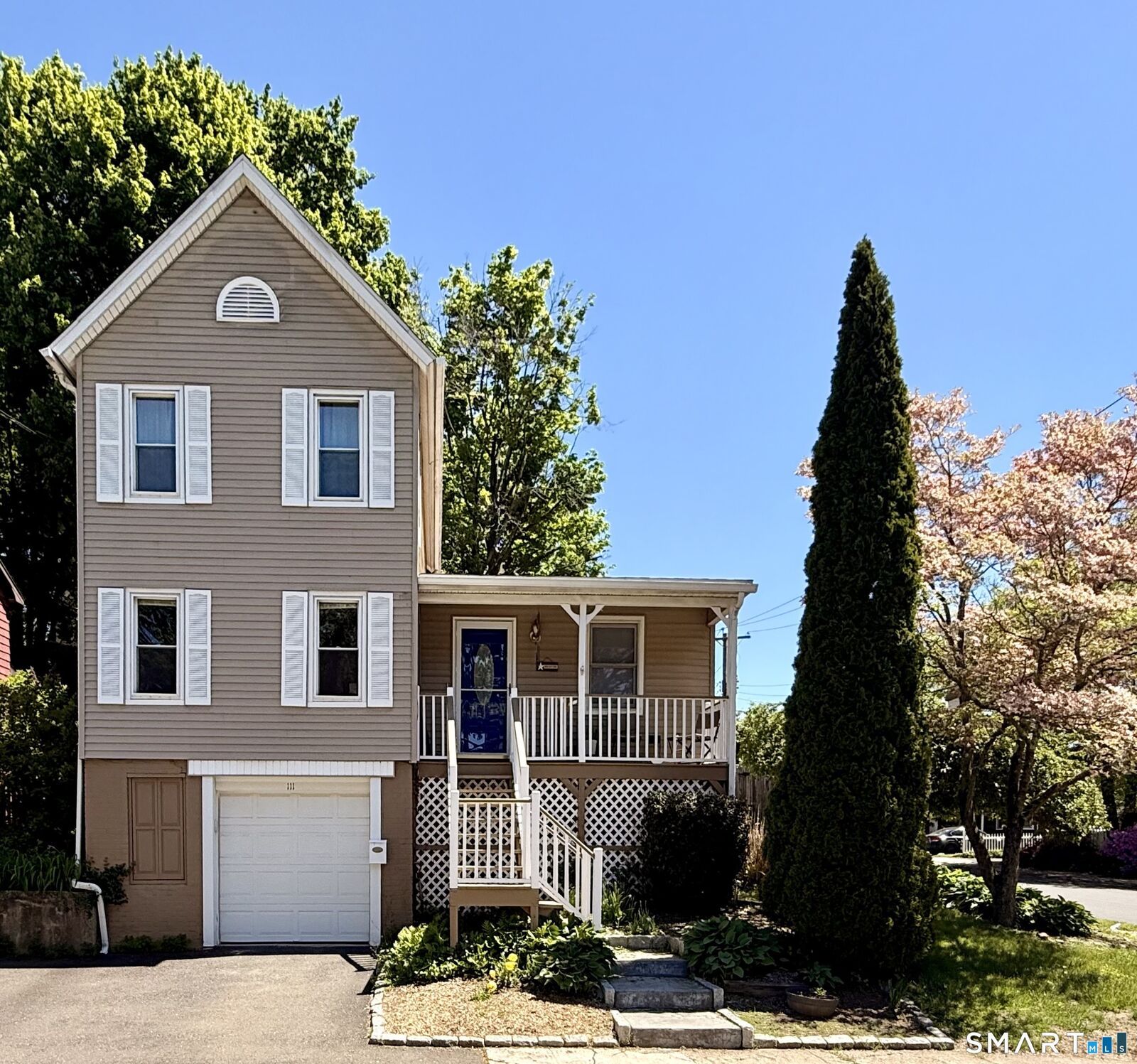 Property Photo:  111 Hawthorne Avenue  CT 06418 