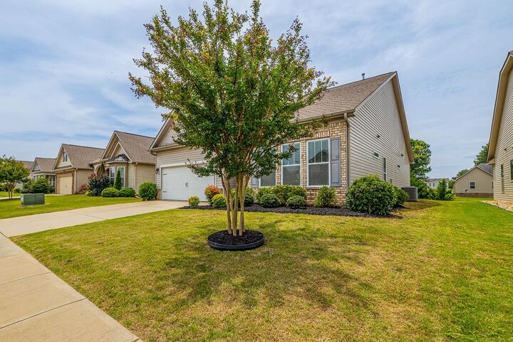 Property Photo: 668 Ridgeville Crossing Drive SC 29349