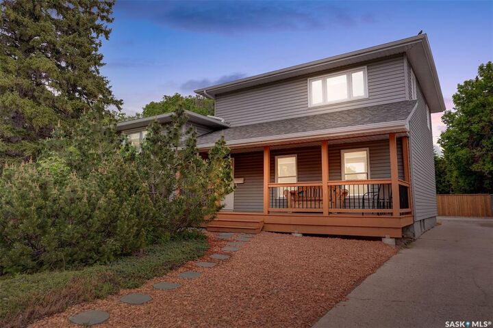 Property Photo:  209 Douglas Avenue E  SK S4N 1H4 