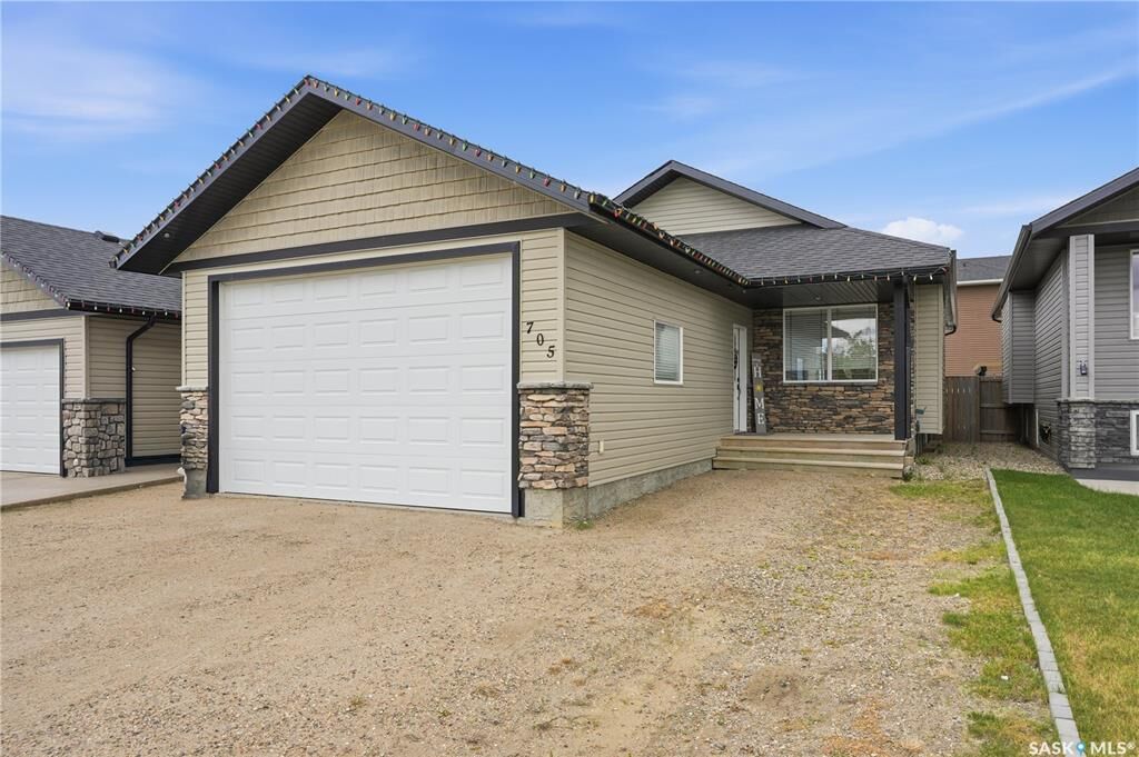 Property Photo:  705 Gowan Road  SK S0K 4S2 