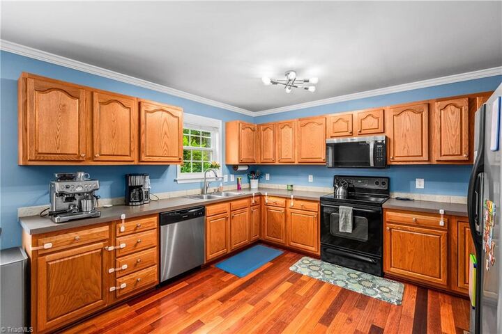 Property Photo: 4430 Tipperary Place NC 27104