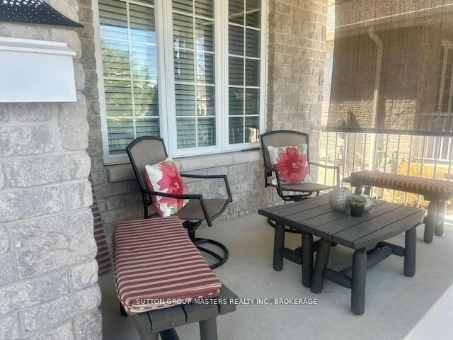 Property Photo: 124 Farmstead Court ON K7P 3H9