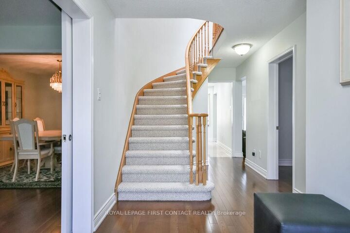 Property Photo: 51 Cartwright Drive ON L4M 6G3