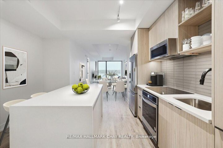 Property Photo: 185 Dunlop Street E 803 ON L4M 0M7