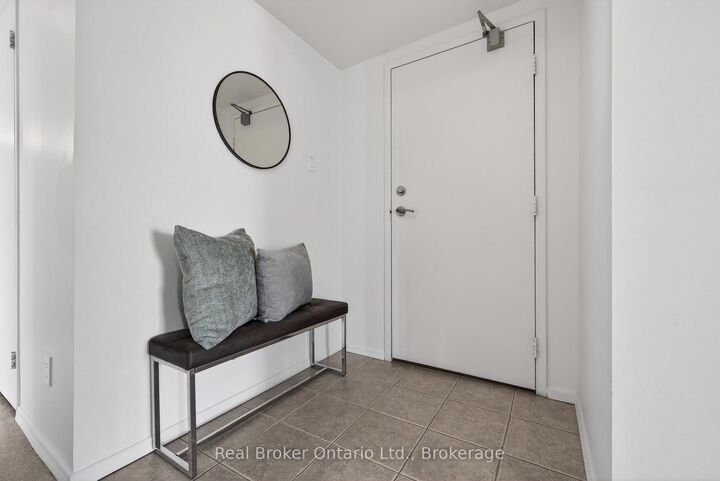 Property Photo: 23 Woodlawn Road E 811 ON N1H 7G6