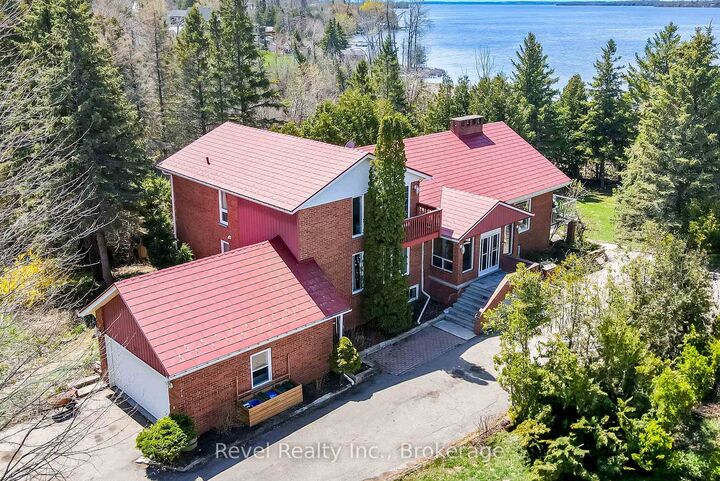 27 Cedar Crescent — photo 1