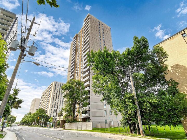 135 Marlee Avenue 403 — photo 1
