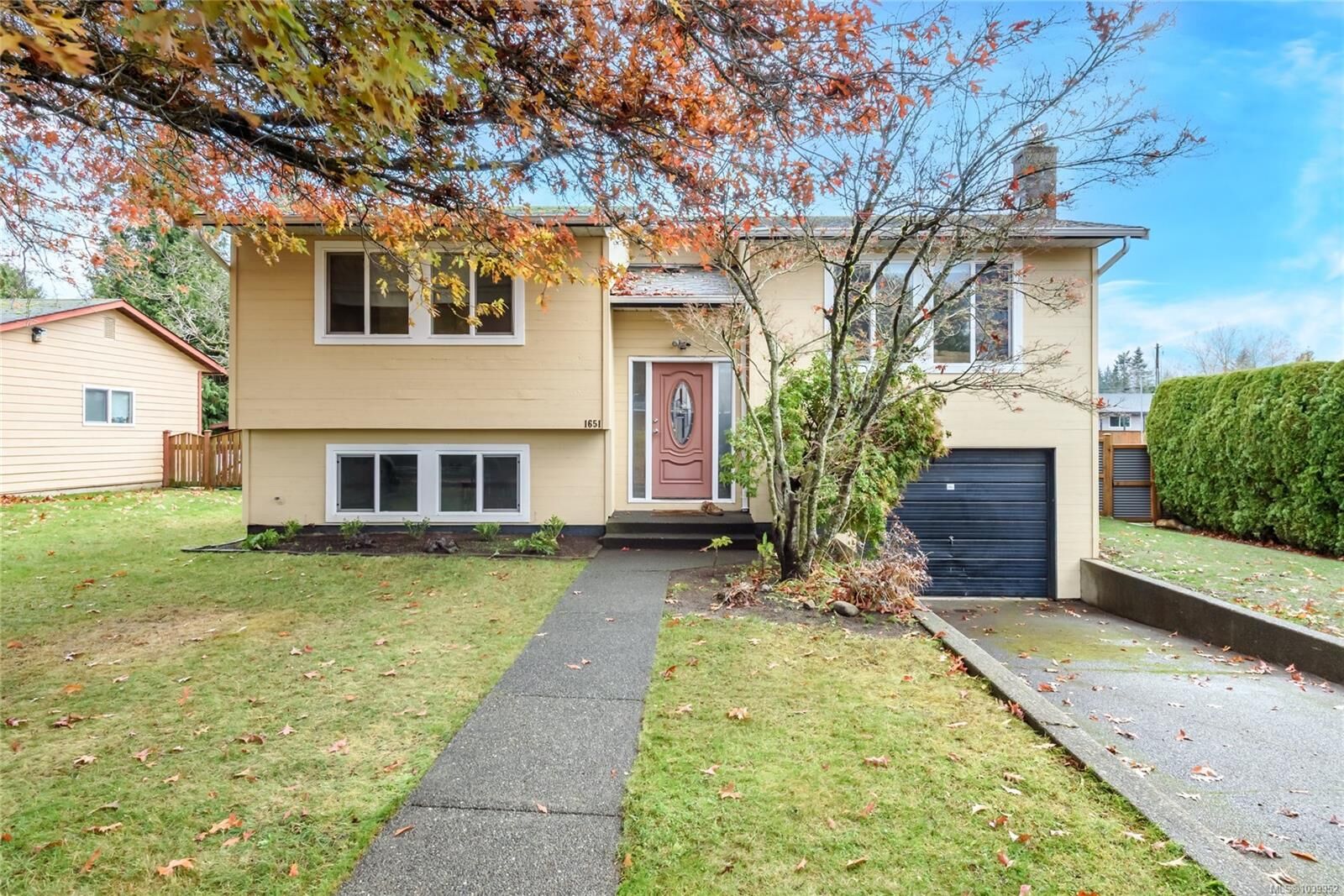 Property Photo: 1651 Ascot Ave BC V9M 1A8