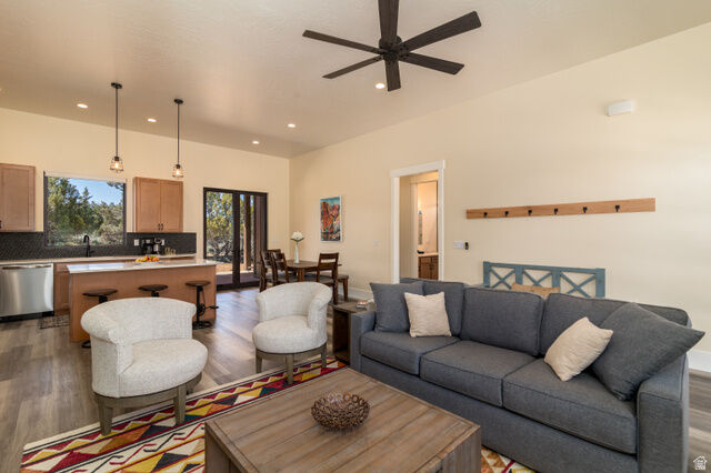 Property Photo:  369 W Pinyon Pine Dr  UT 84758 