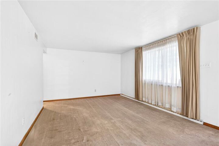 Property Photo: 4830 Barberry St PA 15207