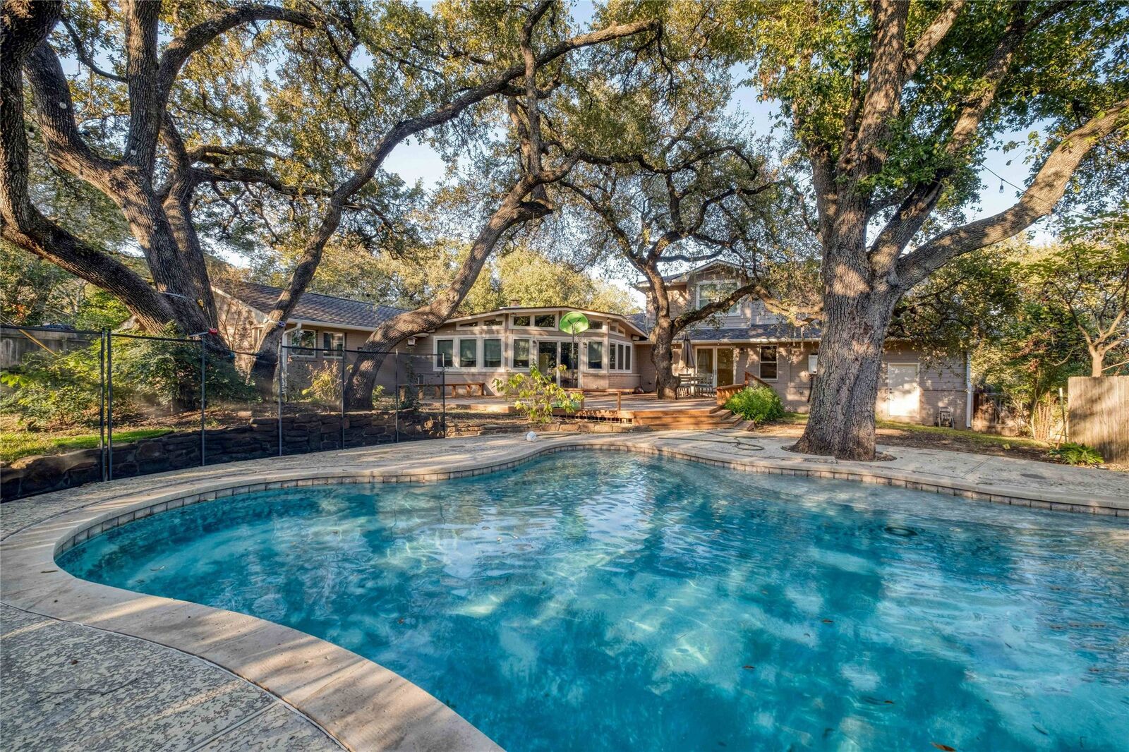 Property Photo: 3927 Knollwood Drive TX 78731